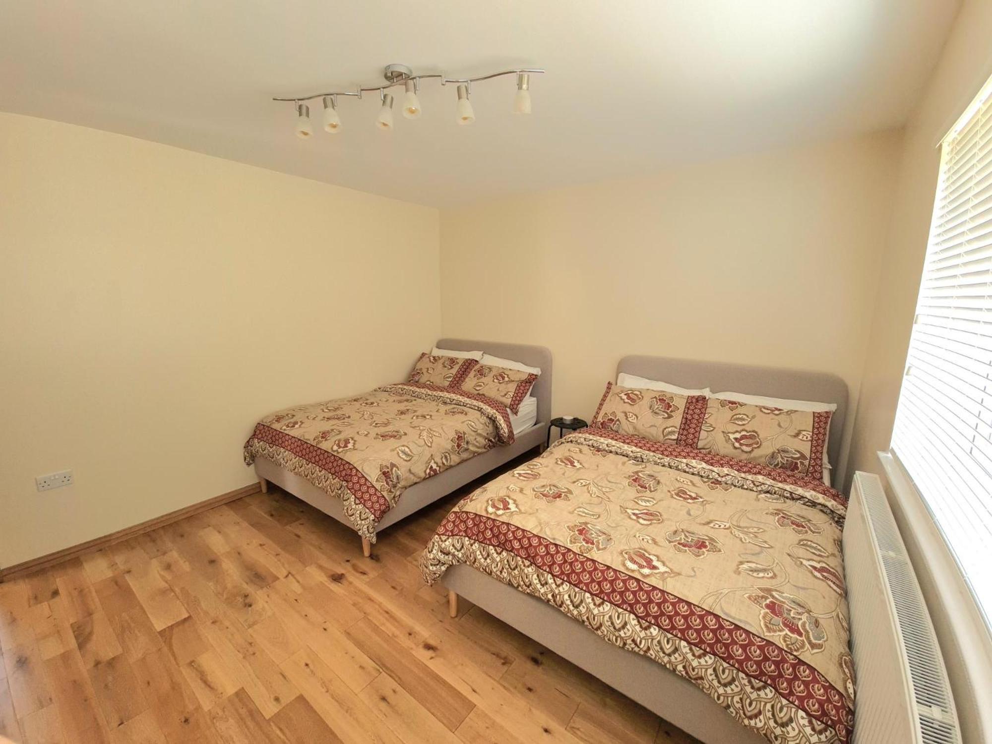 London Luxury 2 Bedroom Flat Sleeps 8 Free Parking East Barnet 외부 사진