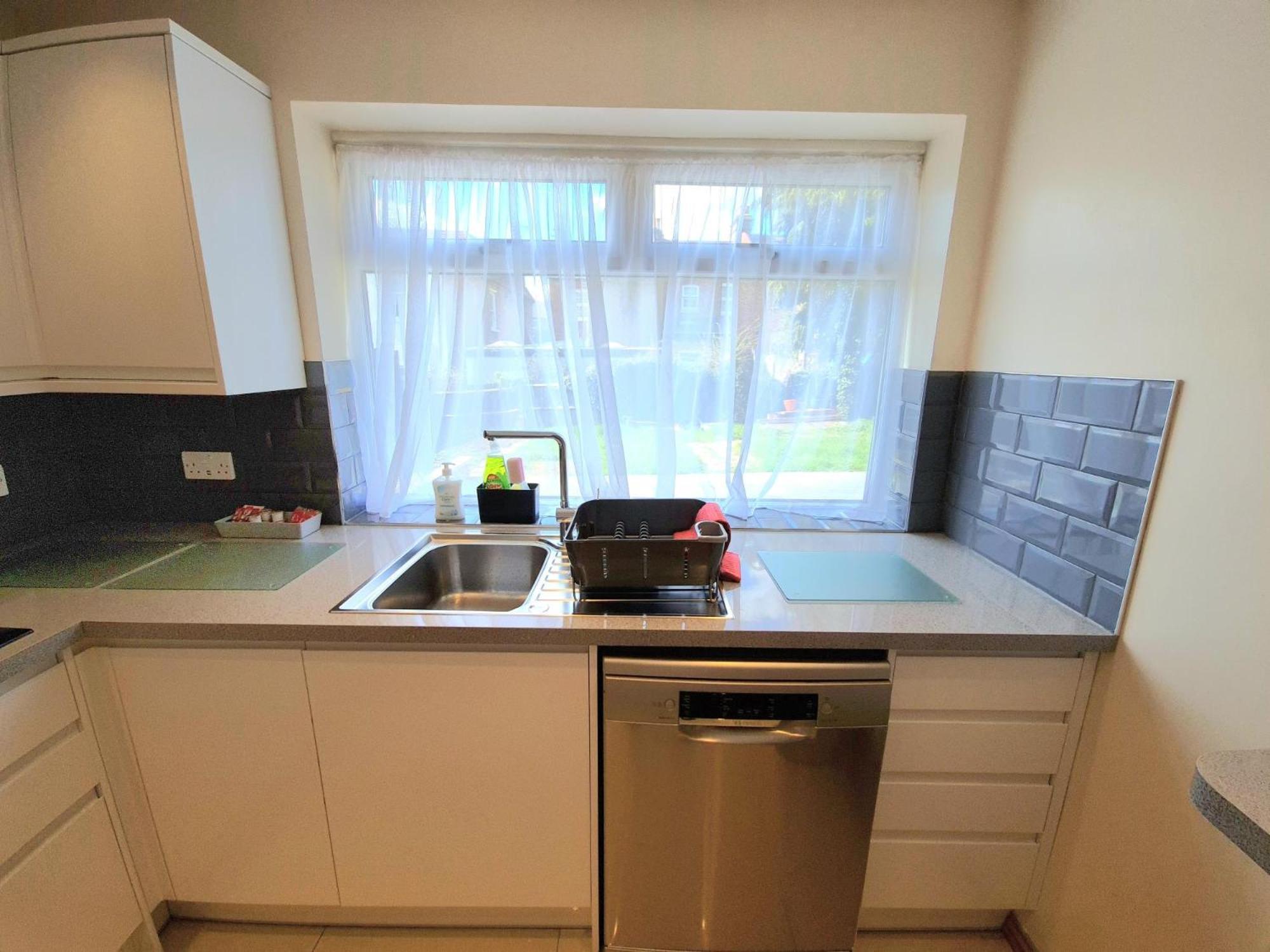London Luxury 2 Bedroom Flat Sleeps 8 Free Parking East Barnet 외부 사진